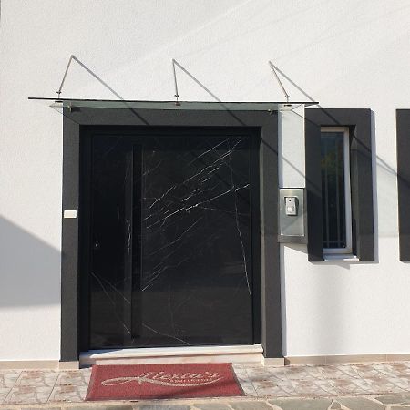 ريو Alexia'S Apartments المظهر الخارجي الصورة